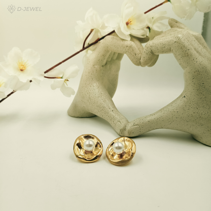 Bold 22KT Gold-Plated Pearl Centre Hammered Stud Earrings