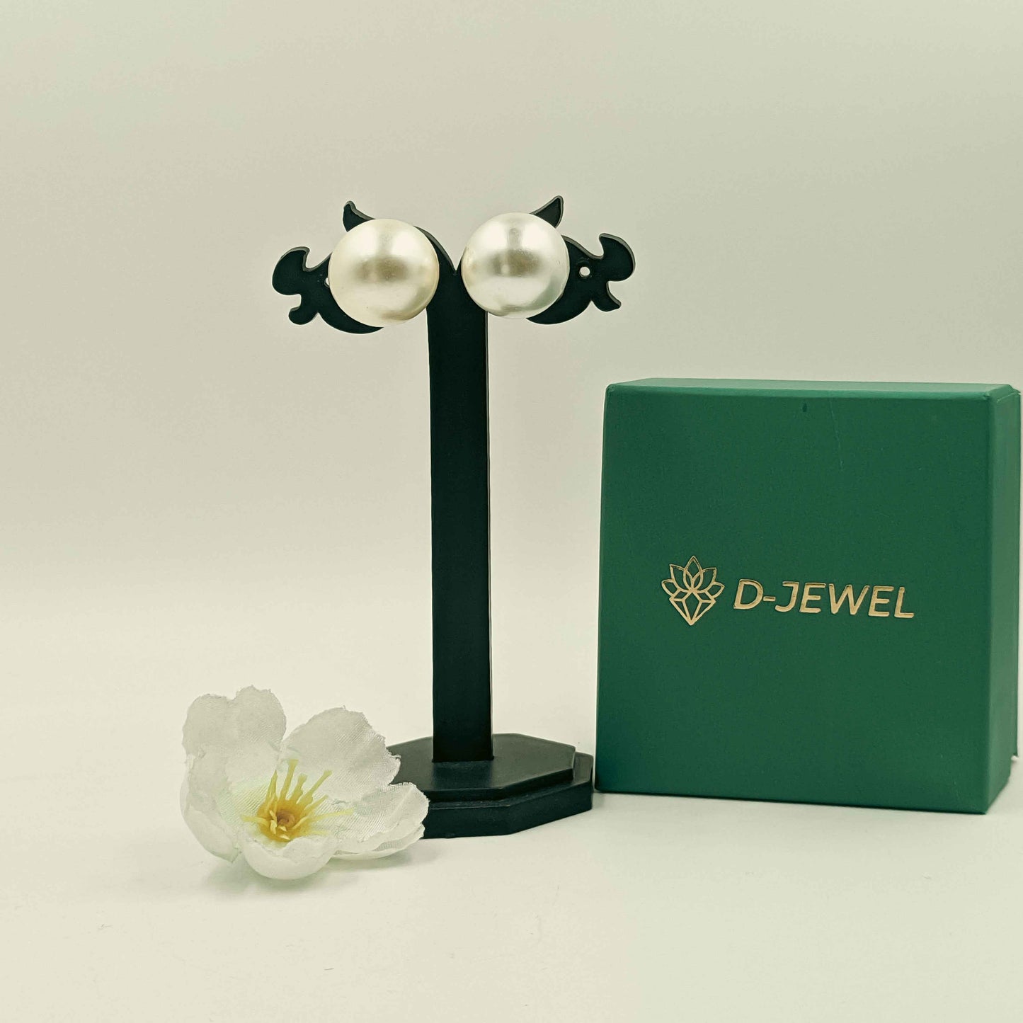 Classic Pearl Stud Earrings